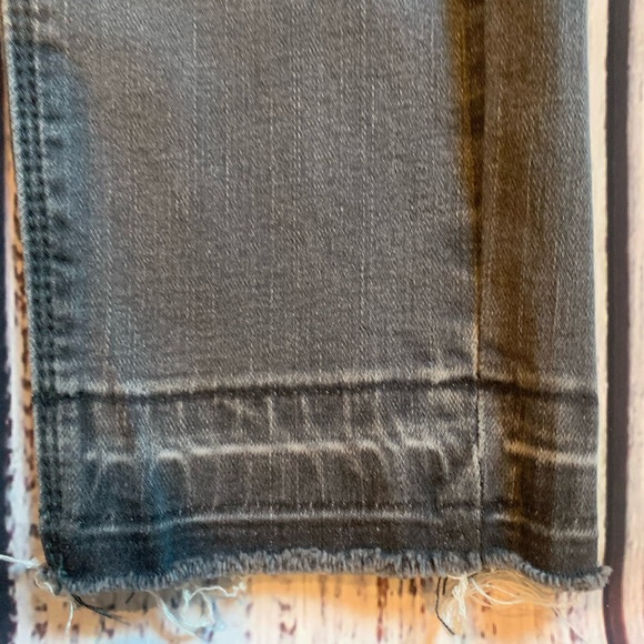 Umgee gray pants. Raw hem. Size 29. - Picture 4 of 10